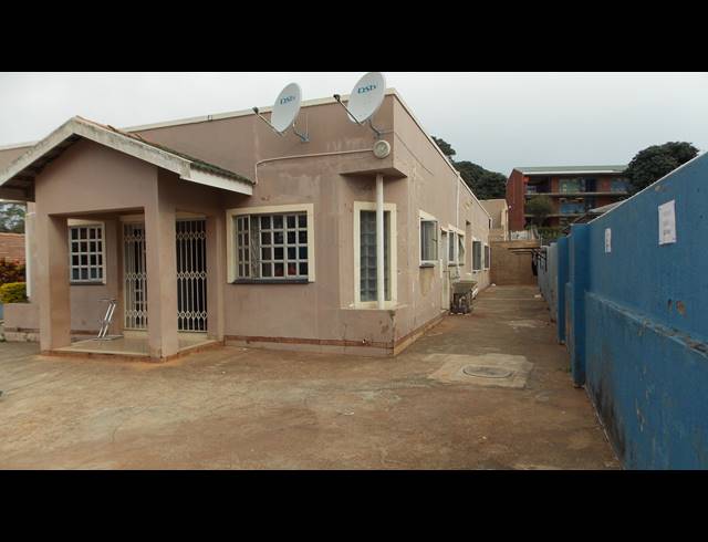 9 BEDROOM HOUSE FOR SALE IN ISIPINGO RAIL
